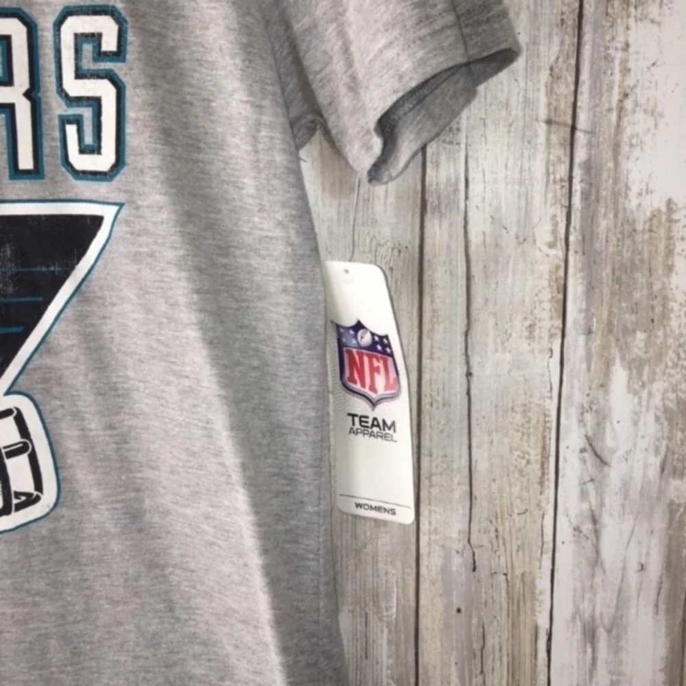 NFL Jacksonville Jaguars Helmet Tee Women’s Small Gray Graphic Shirt Football - Picture 4 of 6